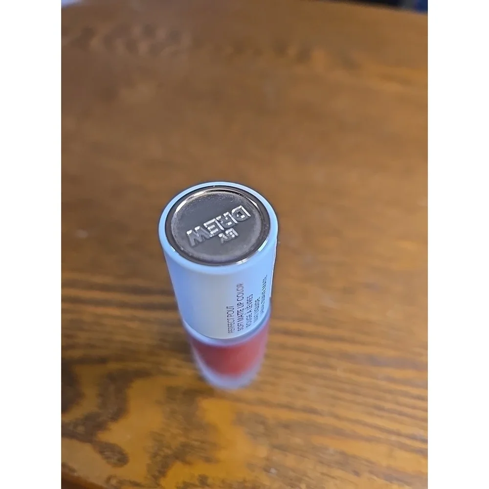Flower Beauty Pout Soft Matte‎ Liquid Lip Color  Lipstick Garnet 0.18 Oz